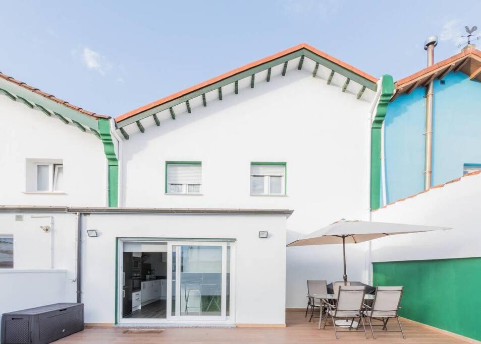 Chalet En La Cuidad- Con Jardin Y Barbacoa Хихон Экстерьер фото
