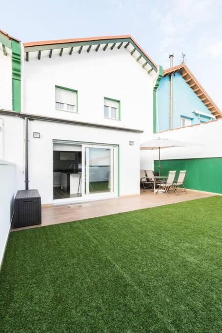 Chalet En La Cuidad- Con Jardin Y Barbacoa Хихон Экстерьер фото